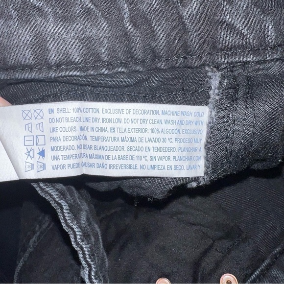 Forever 21 Distressed Black Denim Shorts Size 26 - Picture 5 of 7